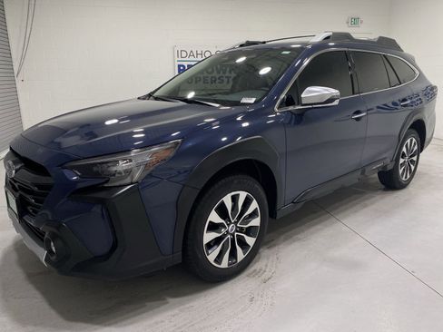 Used 2025 Subaru Outback Touring XT AWD/4WD image 4