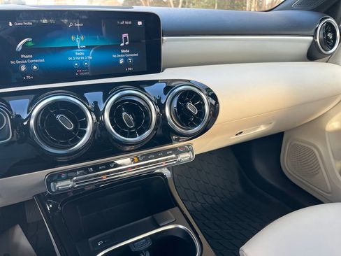 Used 2020 Mercedes-Benz A 220 4MATIC image 13