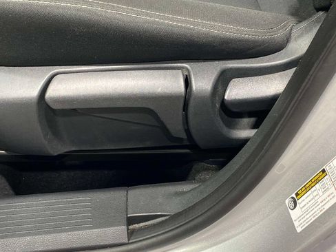 Used 2024 Nissan Rogue S FWD image 18