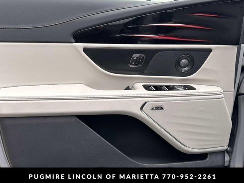 New 2026 Lincoln Nautilus Reserve w/ Jet Appearance Package image 10