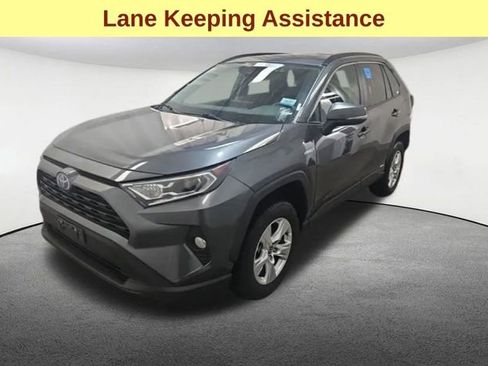 Used 2021 Toyota RAV4 XLE w/ Convenience Package image 4