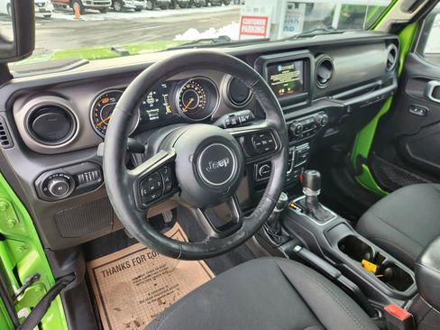 Used 2018 Jeep Wrangler Unlimited Sport S image 24