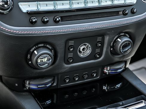Used 2015 Rolls-Royce Ghost RWD image 35