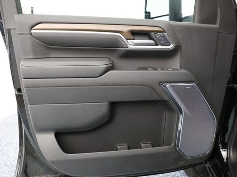 Used 2024 Chevrolet Silverado 2500 High Country w/ High Country Premium Package image 8