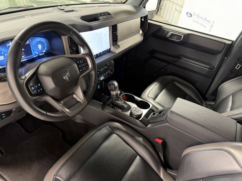Used 2025 Ford Bronco Outer Banks AWD/4WD image 4