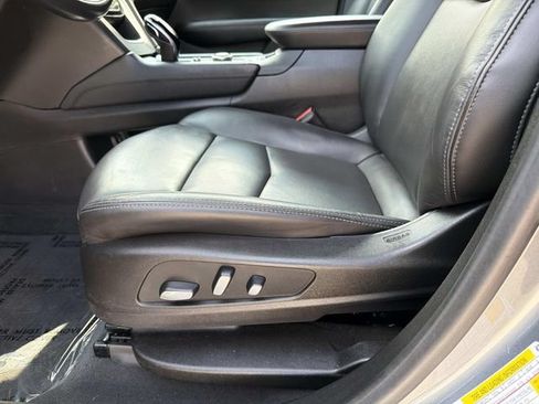 Used 2022 Cadillac XT5 Premium Luxury w/ LPO, Floor Liner Package AWD/4WD image 19