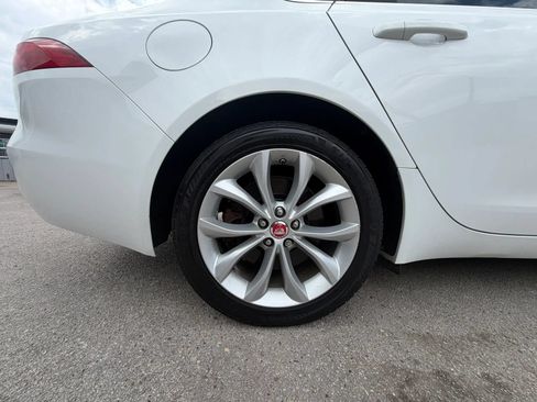 Used 2017 Jaguar XF Premium AWD/4WD image 36