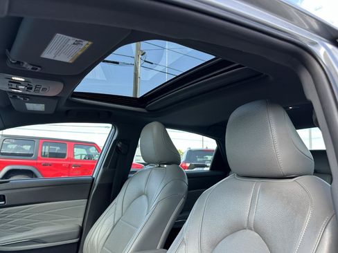 Used 2019 Toyota Avalon Limited w/ Advanced Safety Package FWD image 46