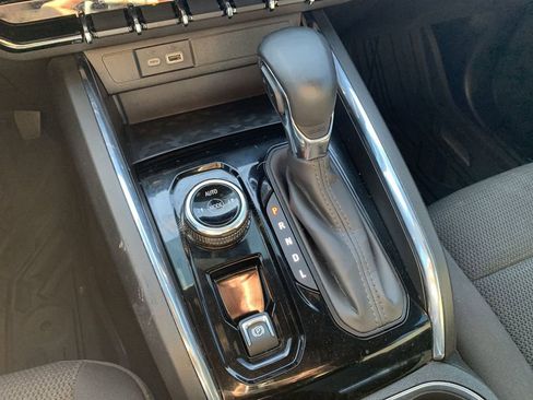 Used 2024 GMC Canyon Elevation w/ Convenience Package image 21