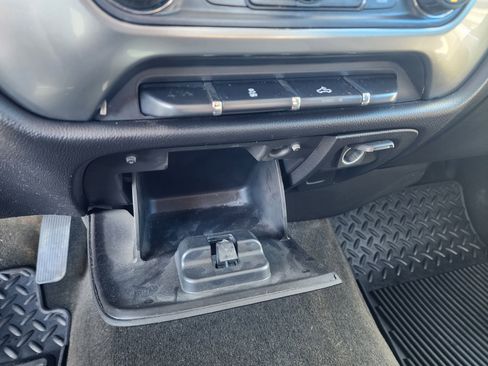 Used 2017 Chevrolet Silverado 1500 LT w/ All Star Edition image 33