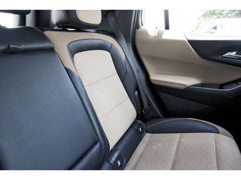 Used 2025 Chevrolet Equinox ACTIV w/ Convenience Package III image 13