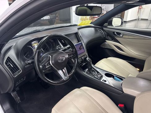 Used 2017 INFINITI Q60 w/ Premium Plus Package 2.0T image 8