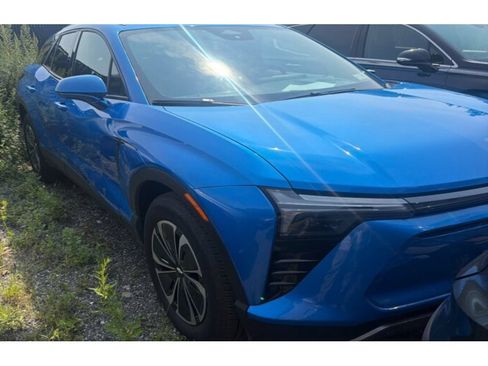 Used 2024 Chevrolet Blazer EV LT AWD/4WD image 2