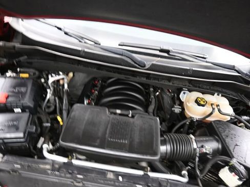 Used 2023 Chevrolet Suburban LT w/ LT Signature Package image 34