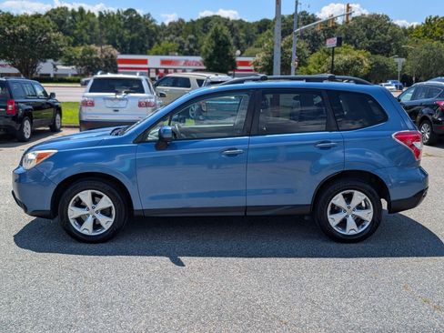 Used 2015 Subaru Forester 2.5i Premium w/ All-Weather Package AWD/4WD image 2
