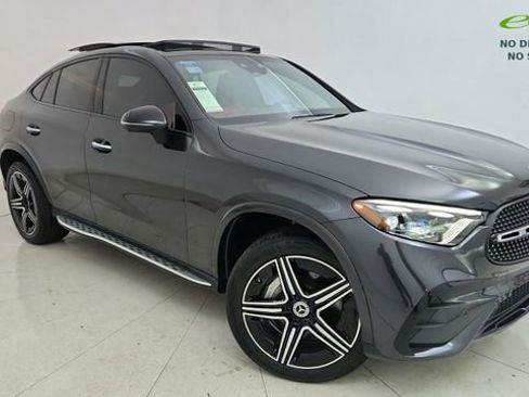 Used 2024 Mercedes-Benz GLC 300 4MATIC image 1
