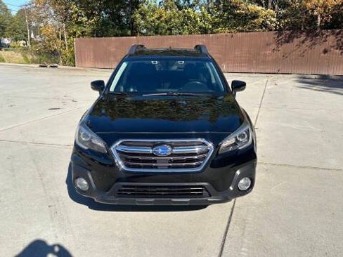 Used 2019 Subaru Outback 3.6R Limited AWD/4WD image 2