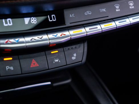 Used 2023 Cadillac XT4 Sport w/ Cold Weather Package AWD/4WD image 31