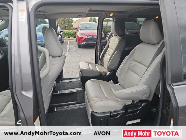 Used 2018 Toyota Sienna Limited FWD image 17