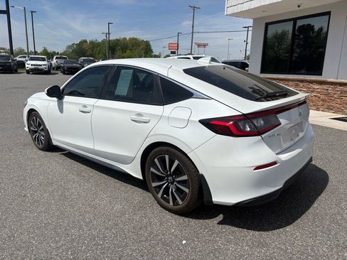 Used 2024 Honda Civic EX-L image 6