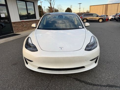 Used 2023 Tesla Model 3 Standard Range image 9