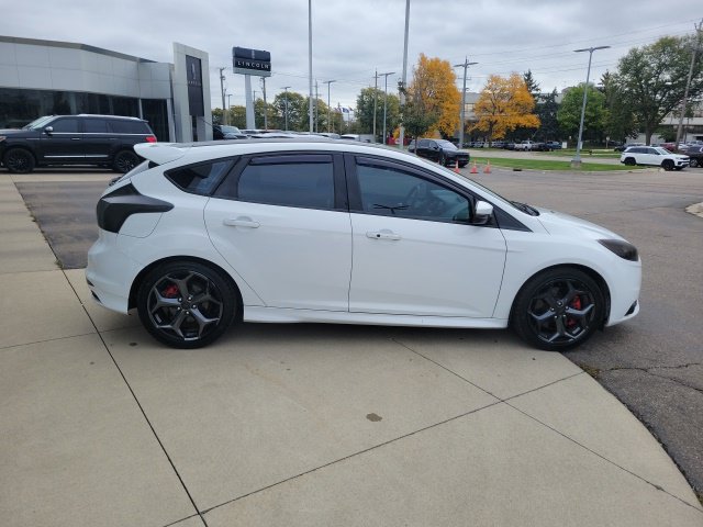 Used 2014 Ford Focus ST w/ Equipment Group 202A FWD image 2