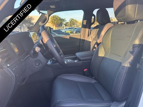 Used 2025 Lexus GX 550 w/ Accessory Package (Z1) image 83