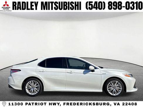 Used 2020 Toyota Camry XLE FWD image 22