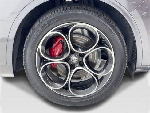 Used 2022 Alfa Romeo Stelvio Veloce image 54