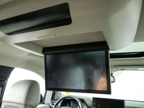 Used 2025 Toyota Sienna XLE w/ XLE Plus Package FWD image 20