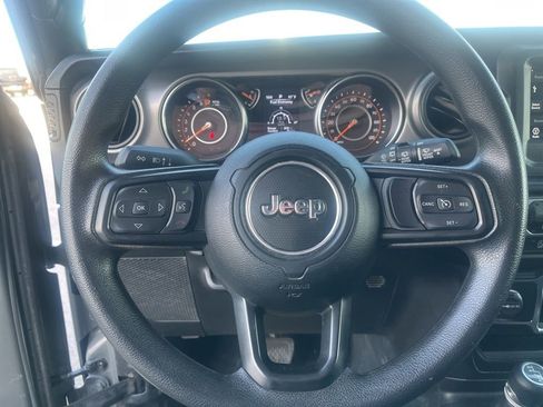 Used 2022 Jeep Wrangler Sport AWD/4WD image 18