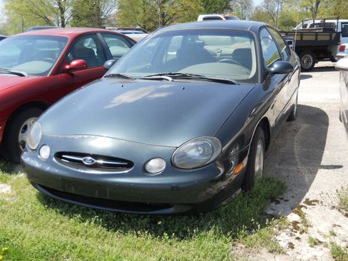 Used 1999 Ford Taurus SE image 1
