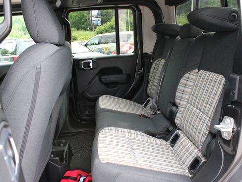 New 2026 Jeep Gladiator Sport AWD/4WD image 19