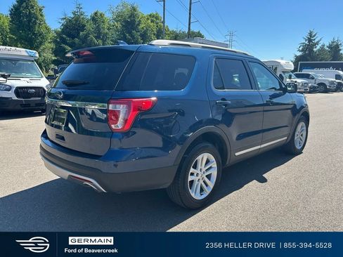 Used 2017 Ford Explorer XLT FWD image 8