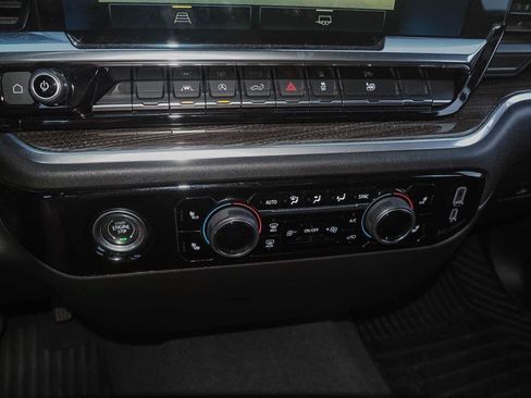 Used 2023 Chevrolet Silverado 1500 RST AWD/4WD image 9