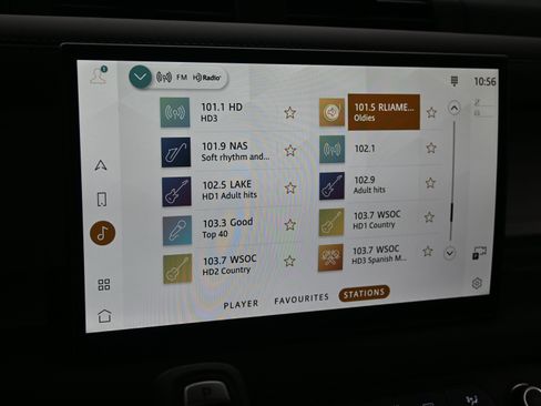 Used 2025 Land Rover Defender 130 X-Dynamic SE image 14