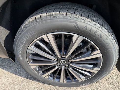 New 2026 Nissan Pathfinder Platinum image 10