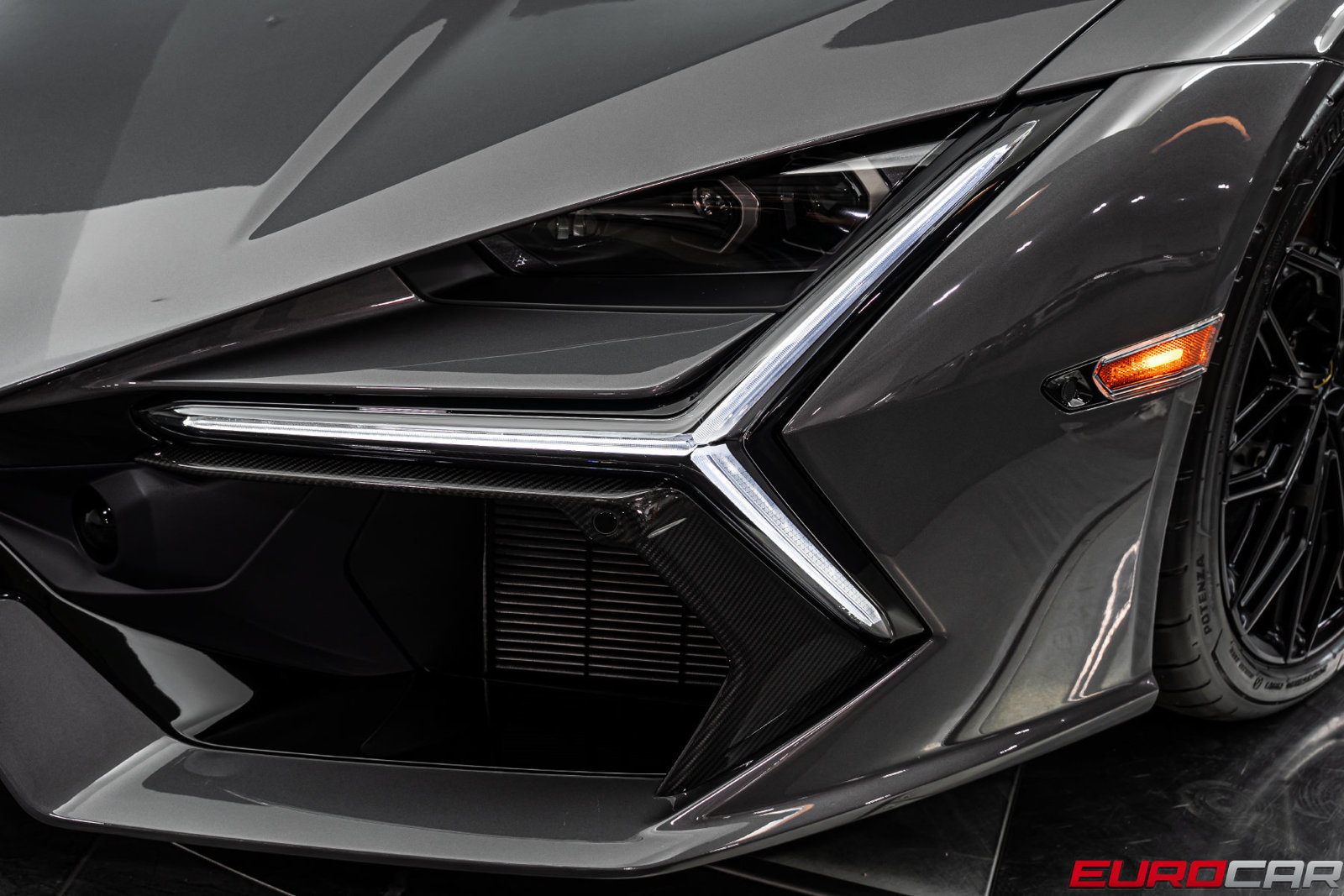 Used 2025 Lamborghini Revuelto AWD/4WD image 14
