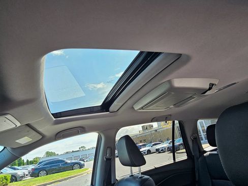 Used 2020 Honda Pilot Touring image 4