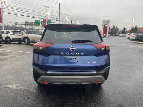 Certified 2023 Nissan Rogue SV image 5