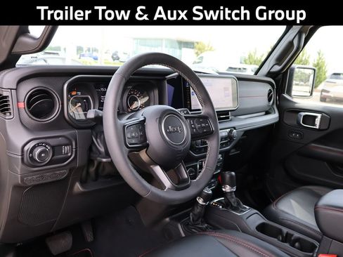 Used 2025 Jeep Wrangler Unlimited Rubicon AWD/4WD image 5