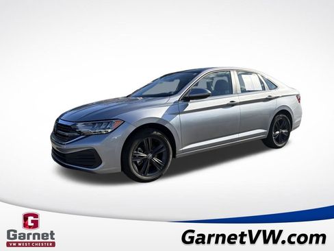 Certified 2023 Volkswagen Jetta SE w/ Panoramic Sunroof Package image 1