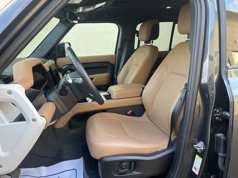 Used 2025 Land Rover Defender 110 S image 7