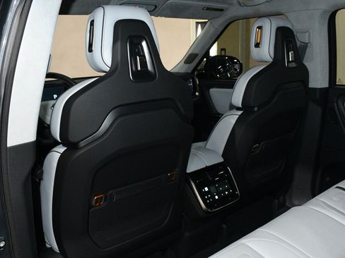 Used 2023 Rivian R1S Launch Edition AWD/4WD image 15