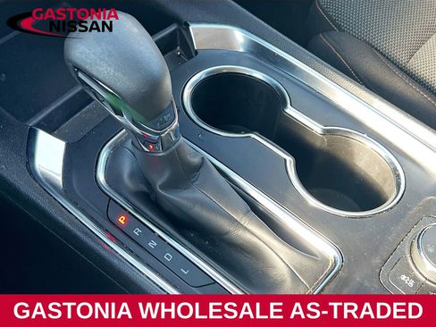 Used 2021 Chevrolet Traverse LT image 15