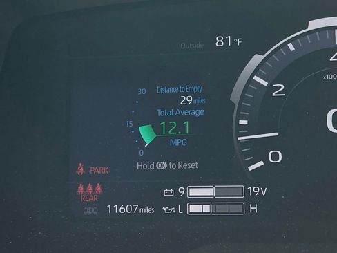 Used 2025 Toyota Tundra Limited w/ Power Package AWD/4WD image 18