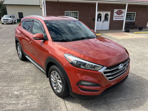 Used 2017 Hyundai Tucson SE Plus w/ Cargo Package image 16