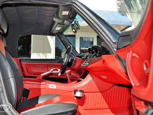 Used 2001 BMW Z8 image 16