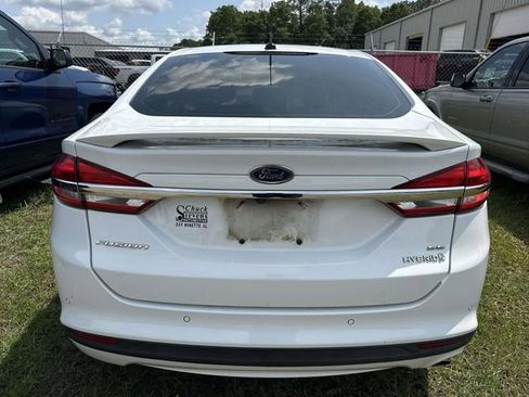 Used 2018 Ford Fusion SE w/ Equipment Group 601A FWD image 12