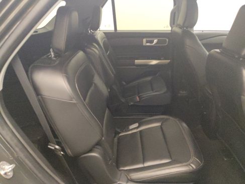 Used 2022 Ford Explorer XLT w/ Equipment Group 202A RWD image 18